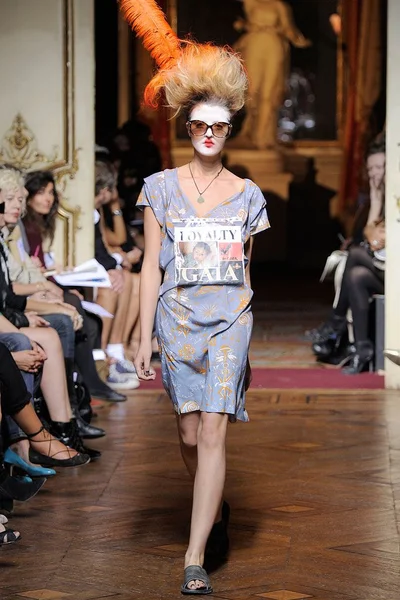 Look 11